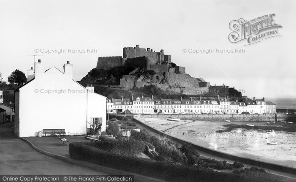 Photo of Jersey, Mont Orgueil Castle, Gorey c.1965