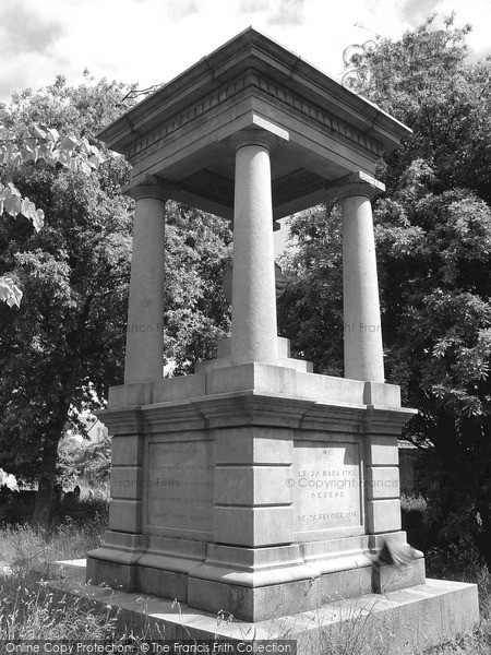Photo of Jersey, St Helier, Georges Le Cronier Memorial, Green Street Cemetery 2005