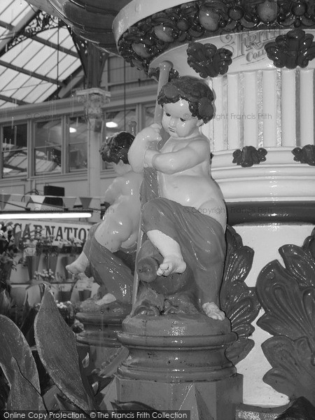 Photo of Jersey, St Helier, Putti On The Fountain 2005