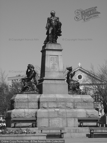 Photo of Jersey, St Helier, The General Don Statue In The Parade 2005