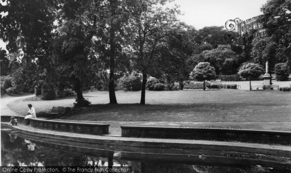 Photo of Keighley, Devonshire Park c.1960