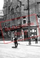 Road Sweeper c.1910, Keighley