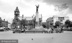 Town Hall Square 1960, Keighley