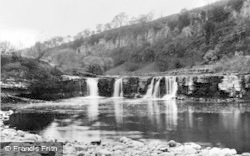 Wainwath Falls c.1932, Keld