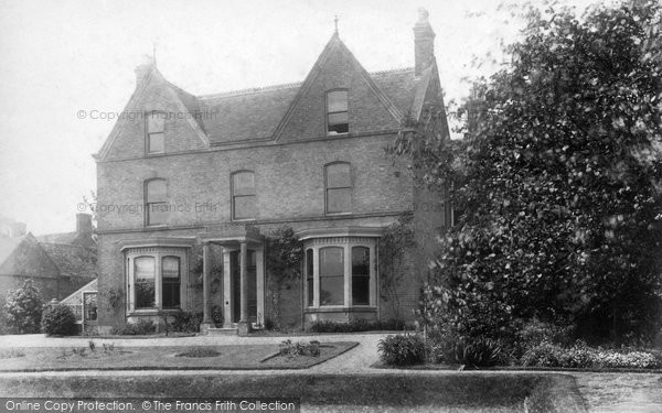 Photo of Kemberton, Hall 1904