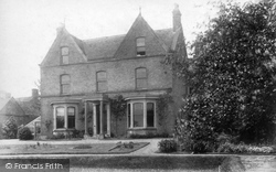 Hall 1904, Kemberton