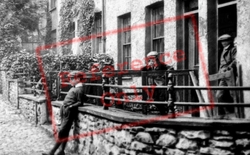 Boys, Highgate, Dr Manning's Yard 1914, Kendal