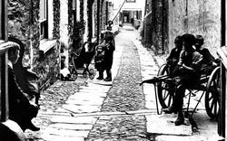 Children In Steele's Yard, 123 Highgate 1914, Kendal