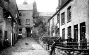 Kendal, Highgate, Dr Manning's Yard 1914