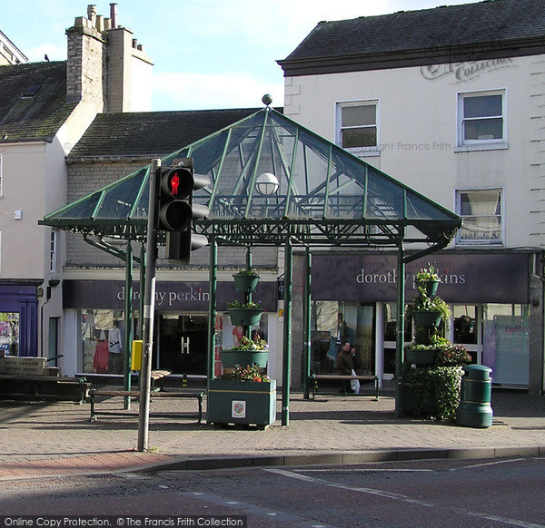 Photo of Kendal, The Birdcage 2005