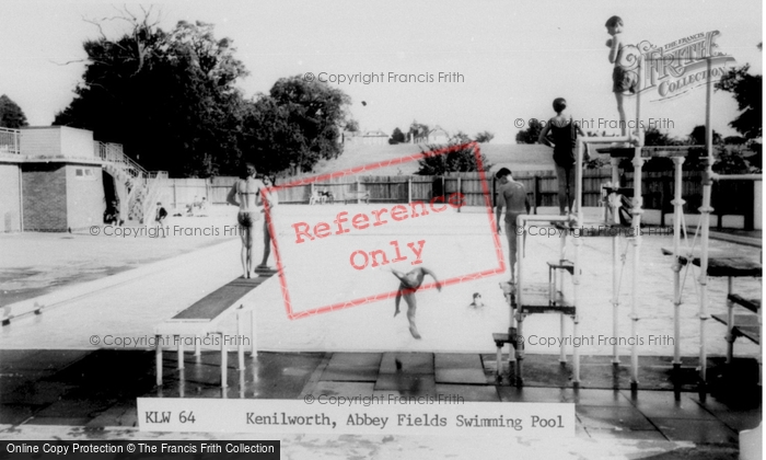 Photo of Kenilworth, Abbey Fields Swimming Pool c.1965