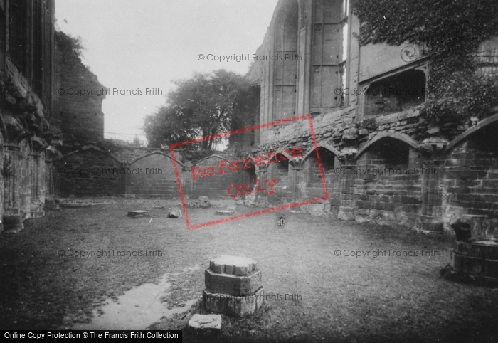 Photo of Kenilworth, Castle, Banqueting Room, Interior From South 1922