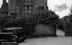 Castle, Gatehouse c.1935, Kenilworth