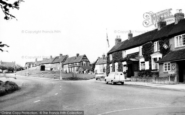Photo of Kenilworth, Queen And Castle Hotel c.1960