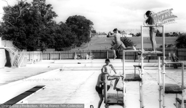 Photo of Kenilworth, The Swimming Pool, Abbey Fields c.1965