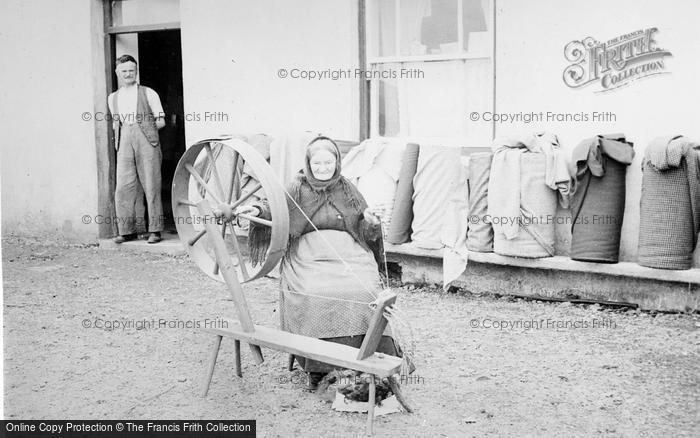 Photo of Kenmare, Lady Weaving c.1937