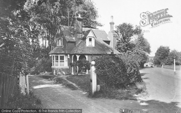 Photo of Kennington, Grosvenor Sanatorium, The Lodge 1921