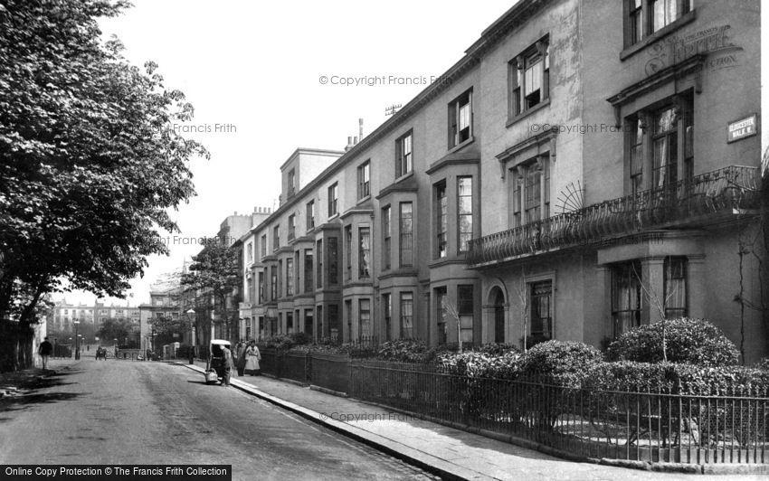 Kensington, Gloucester Walk 1906