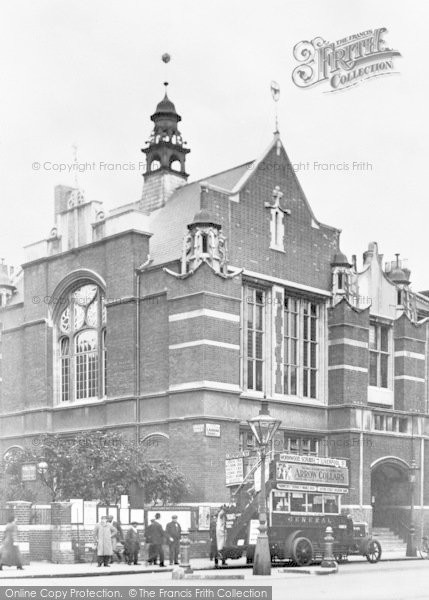 Photo of Kensington, North Kensington Library c.1915