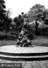 Kensington, Peter Pan Statue 1964