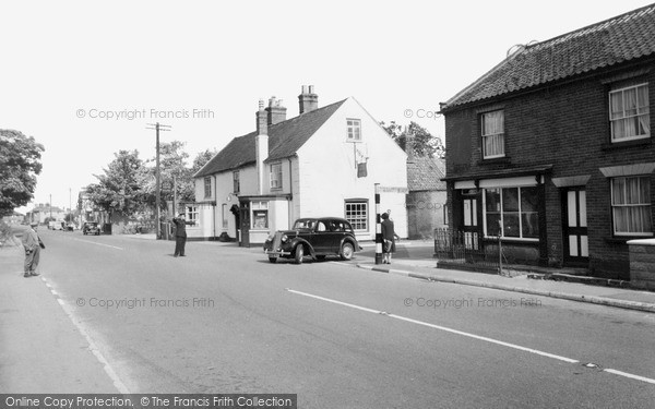 Photo of Kessingland, High Street c.1955