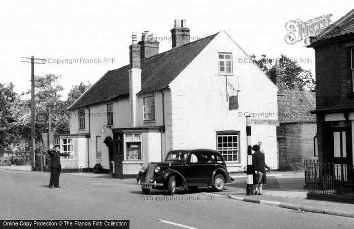 Photo of Kessingland, The King's Head c.1955