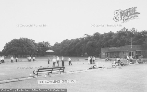 Photo of Kettering, Bowling Green, Rockingham Road Pleasure Gardens c.1965