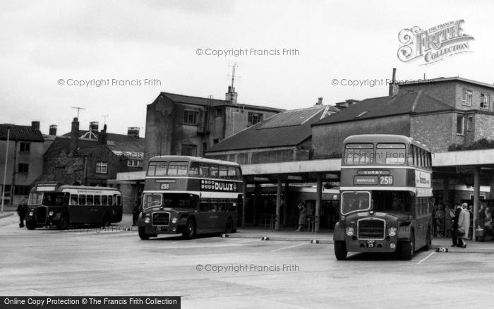 Photo of Kettering, Buses At The Bus Station c.1965