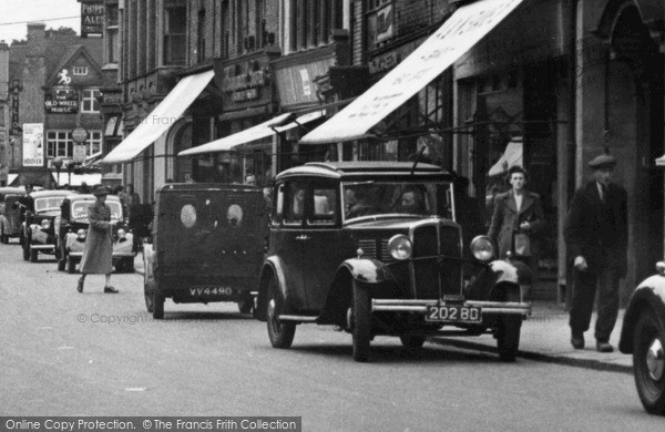 Photo of Kettering, Cars In The High Street c.1950