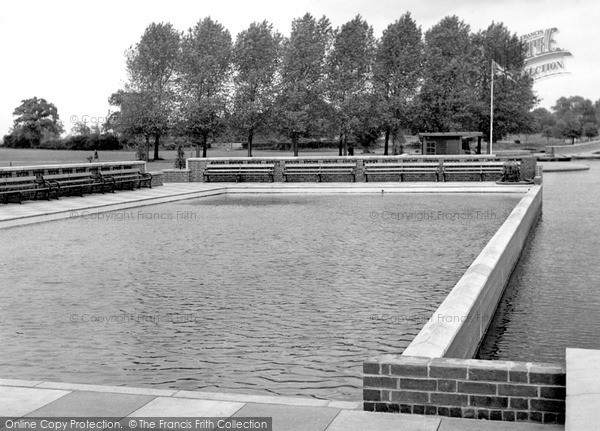 Photo of Kettering, Children's Pool c.1955