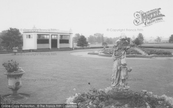 Photo of Kettering, Gardens And Bandstand, Wicksteed Park c.1965