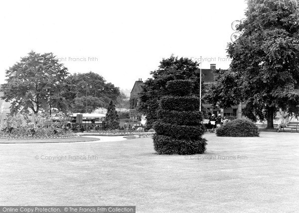 Photo of Kettering, Manor House Gardens c.1955