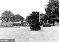 Manor House Gardens c.1955, Kettering