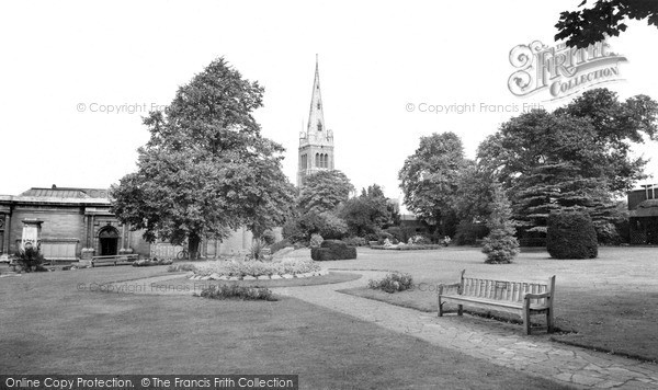 Photo of Kettering, Manor House Gardens c.1965