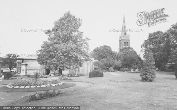Photo of Kettering, Manor House Gardens c.1965