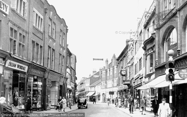 Photo of Kettering, Newland Street c.1955