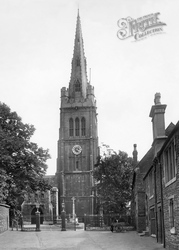 Parish Church And Memorial Cross 1922, Kettering