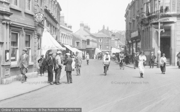 Photo of Kettering, People In The High Street 1922