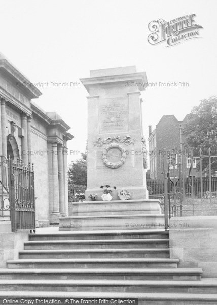 Photo of Kettering, War Memorial 1922