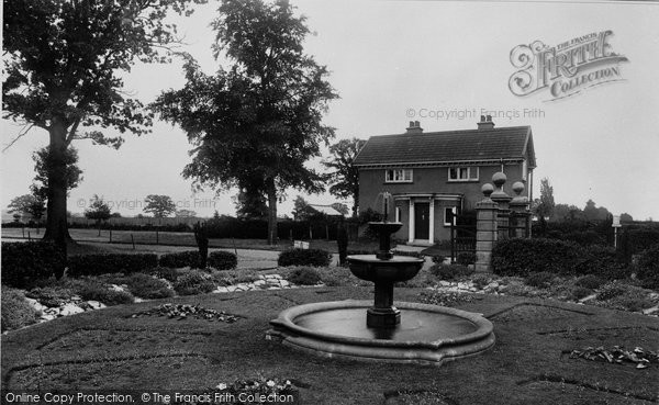 Photo of Kettering, Wicksteed Park Entrance 1922