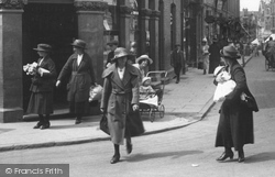 Women  1922, Kettering