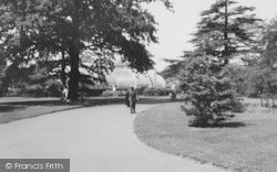 Gardens c.1960, Kew