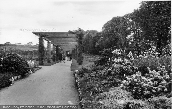 Photo of Kew, Gardens, The Alpine House Pathway c.1965