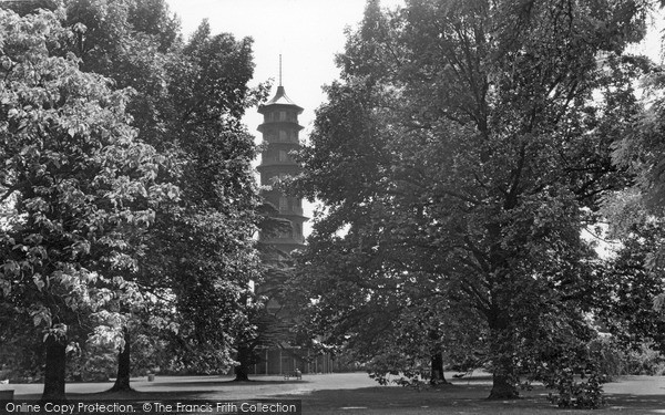 Photo of Kew, Gardens, The Pagoda c.1960