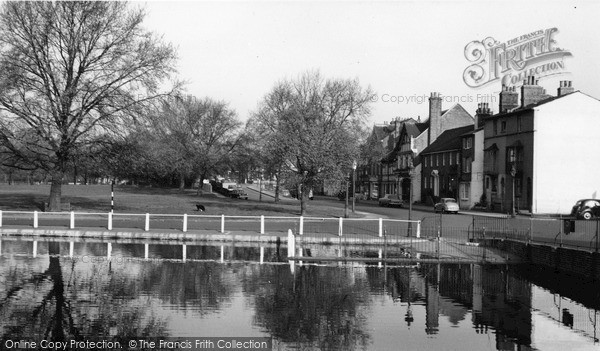 Photo of Kew, Green, The Pond c.1960