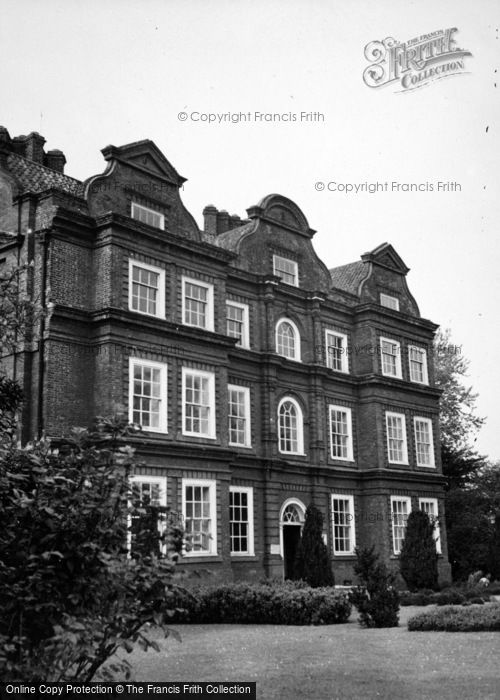 Photo of Kew, Kew Palace c.1950