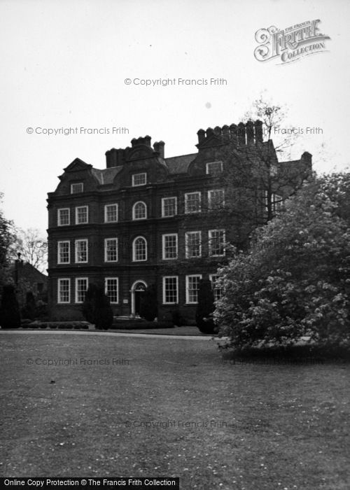 Photo of Kew, Kew Palace c.1950