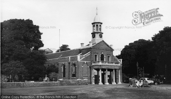 Photo of Kew, St Anne's Church c.1960