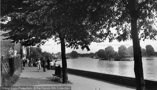 Photo of Kew, Strand On The Green c.1960