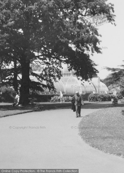 Photo of Kew, Walking In The Gardens c.1960